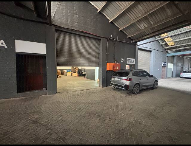 245M² WAREHOUSE TO LET IN EPPING INDUSTRIAL